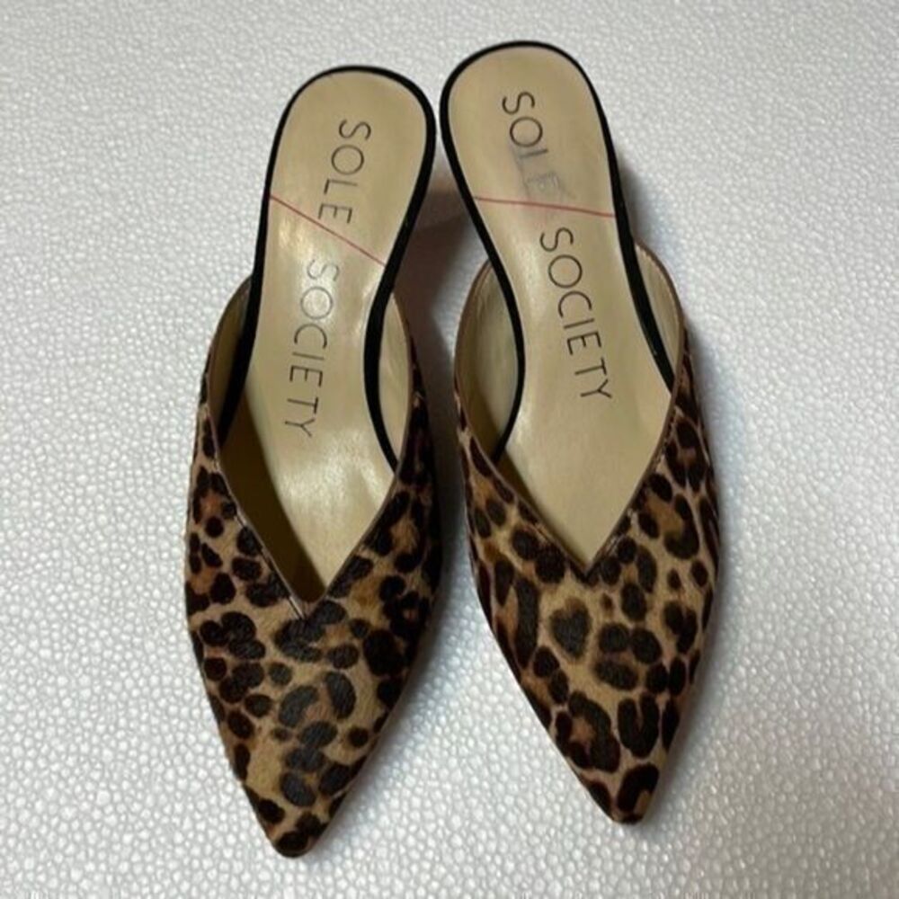 Sole Society women’s leather upper cheetah print heels. Size 5.5.
